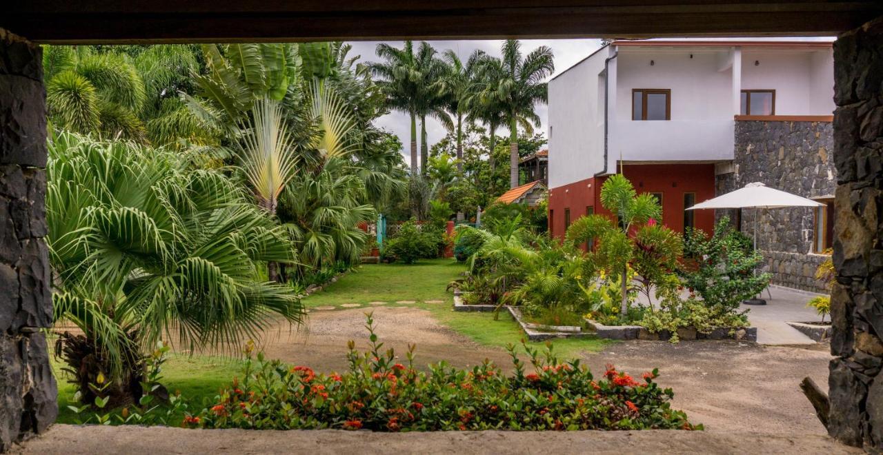 Готель Emoyeni Gardens Сан-Томе Екстер'єр фото